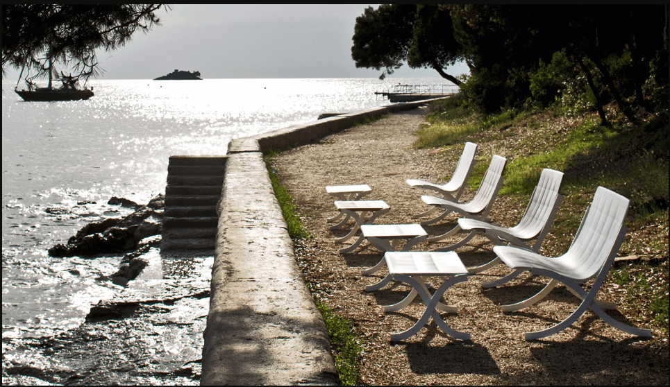 Barceloneta Chair by Serralunga Furniture Chairs